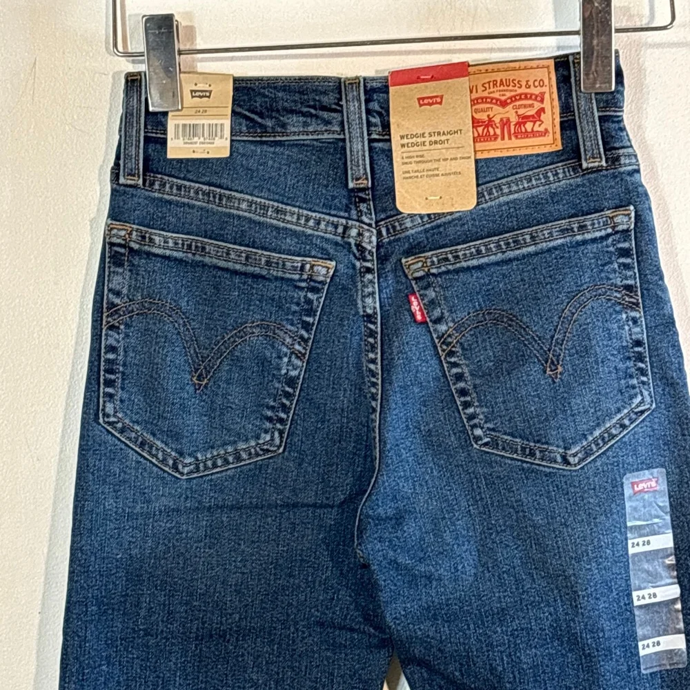 Levi's Blue Wedgie Straight Leg Jeans Women’s Size 24 Button Fly High Rise NWT